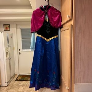 DELUXE Princess Anna Costume: Adult M 8-10. Excellent Condition!!!